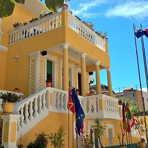 **** Hotel 15 - Center Albânia